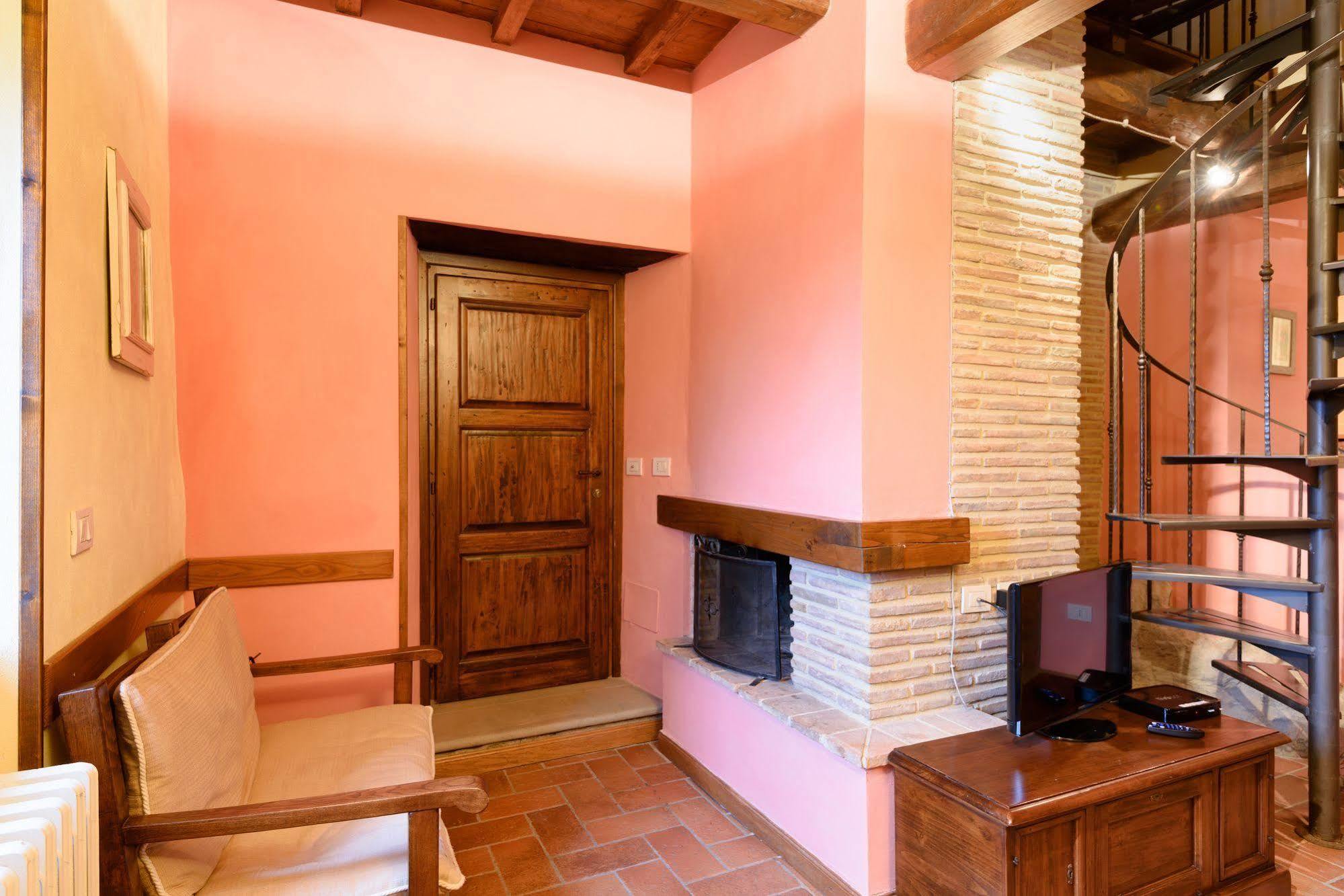 Borgo Dei Corsi Holiday House Reggiolo Exterior photo